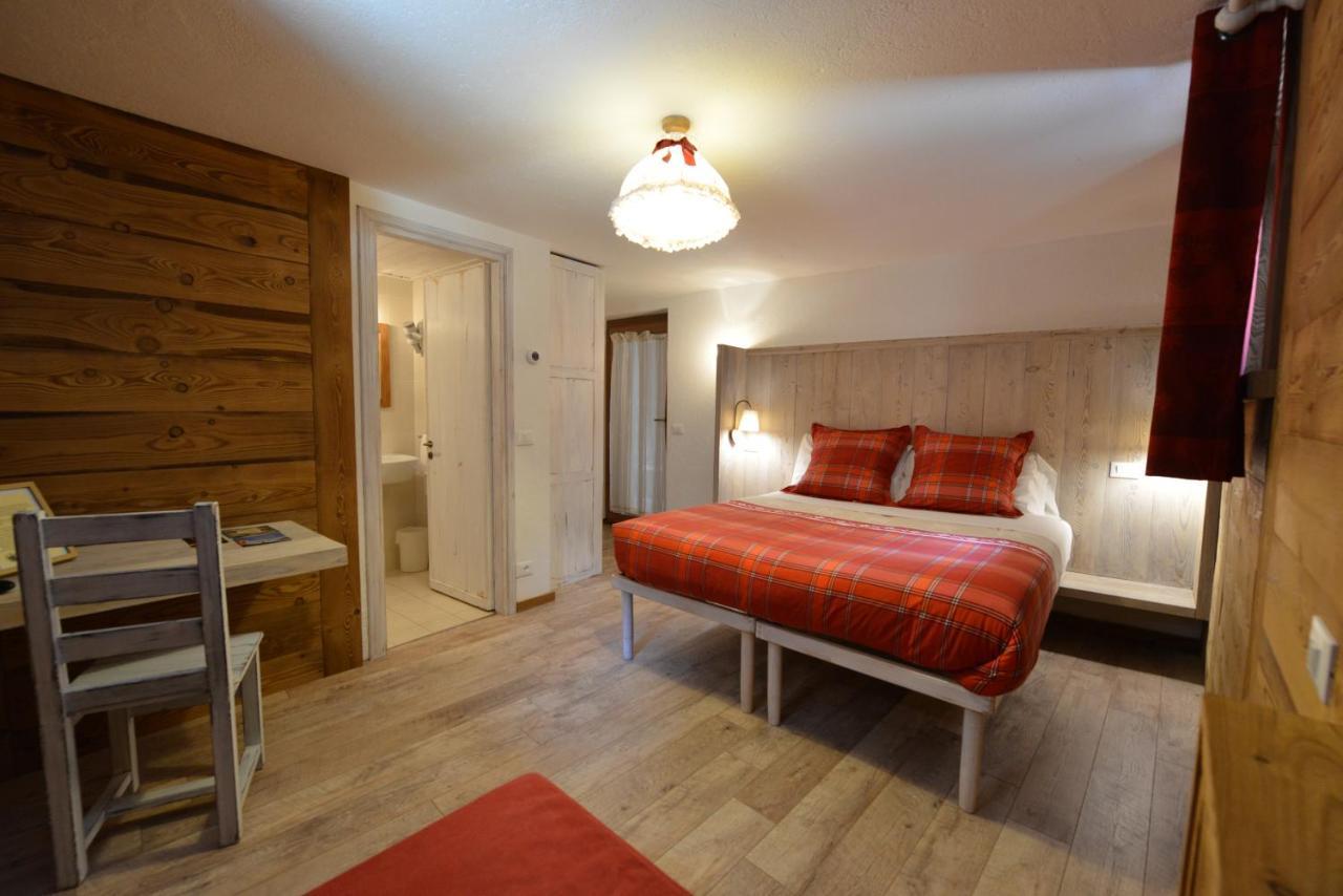 Hotel Petit Dahu - Chambres Et Restaurant Когне Екстериор снимка