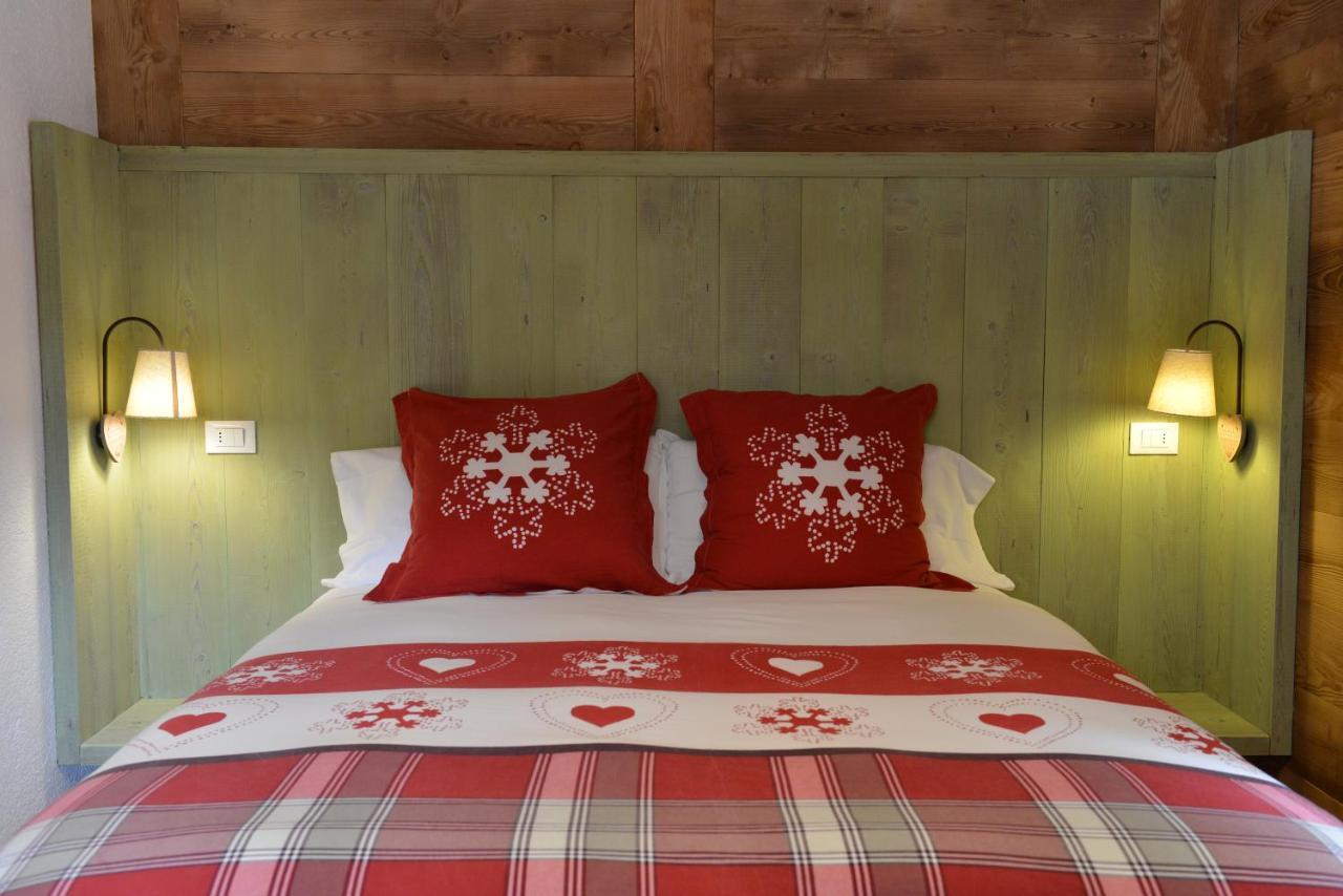 Hotel Petit Dahu - Chambres Et Restaurant Когне Екстериор снимка