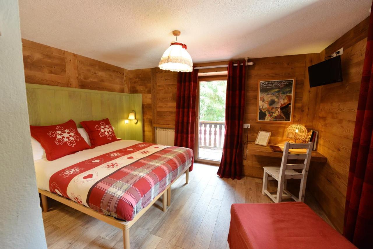 Hotel Petit Dahu - Chambres Et Restaurant Когне Екстериор снимка