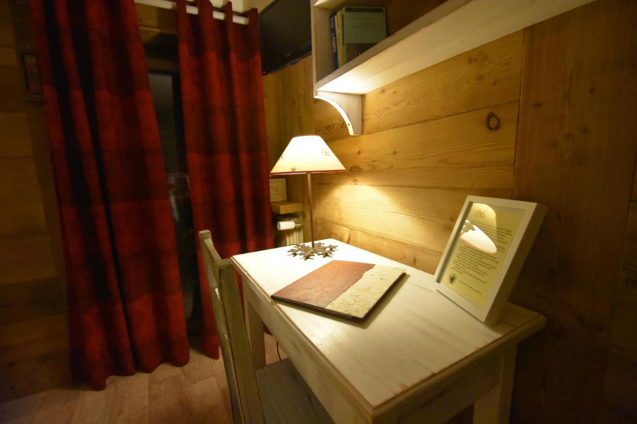 Hotel Petit Dahu - Chambres Et Restaurant Когне Екстериор снимка