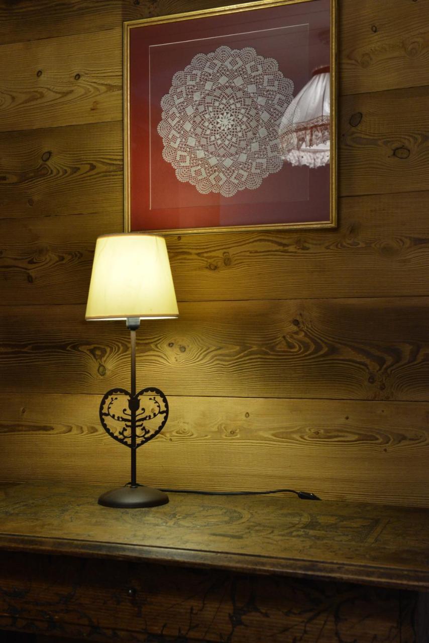 Hotel Petit Dahu - Chambres Et Restaurant Когне Екстериор снимка